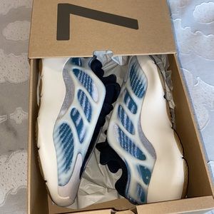 Authentic Yeezy 700 V3 sneakers Brand New